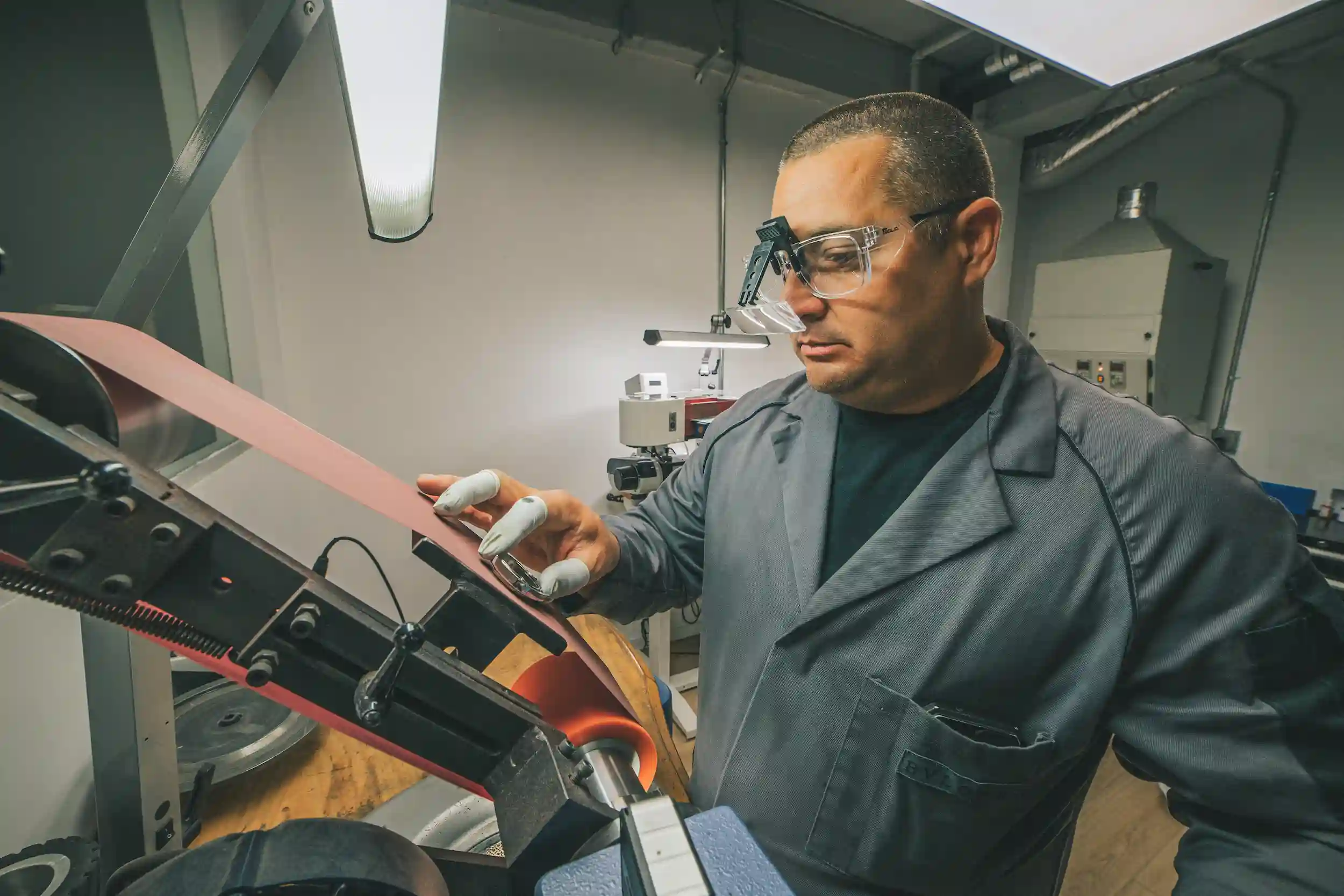 Polish watch service - Chronosky - Swiss watch repair service in Miami